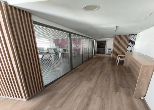 A Vendre Bureau équipé au Lac2 - Bien immobilier à {"id":23,"country_id":219,"name":"TUNIS","slug":"tunis"} - Image 4 - Agence Immobilière New Way