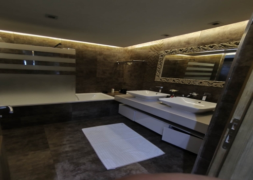 A Vendre S+4 triplex Ennasr - Bien immobilier à {"id":1,"country_id":219,"name":"ARIANA","slug":"ariana"} - Le Point Immobilier Tunisie